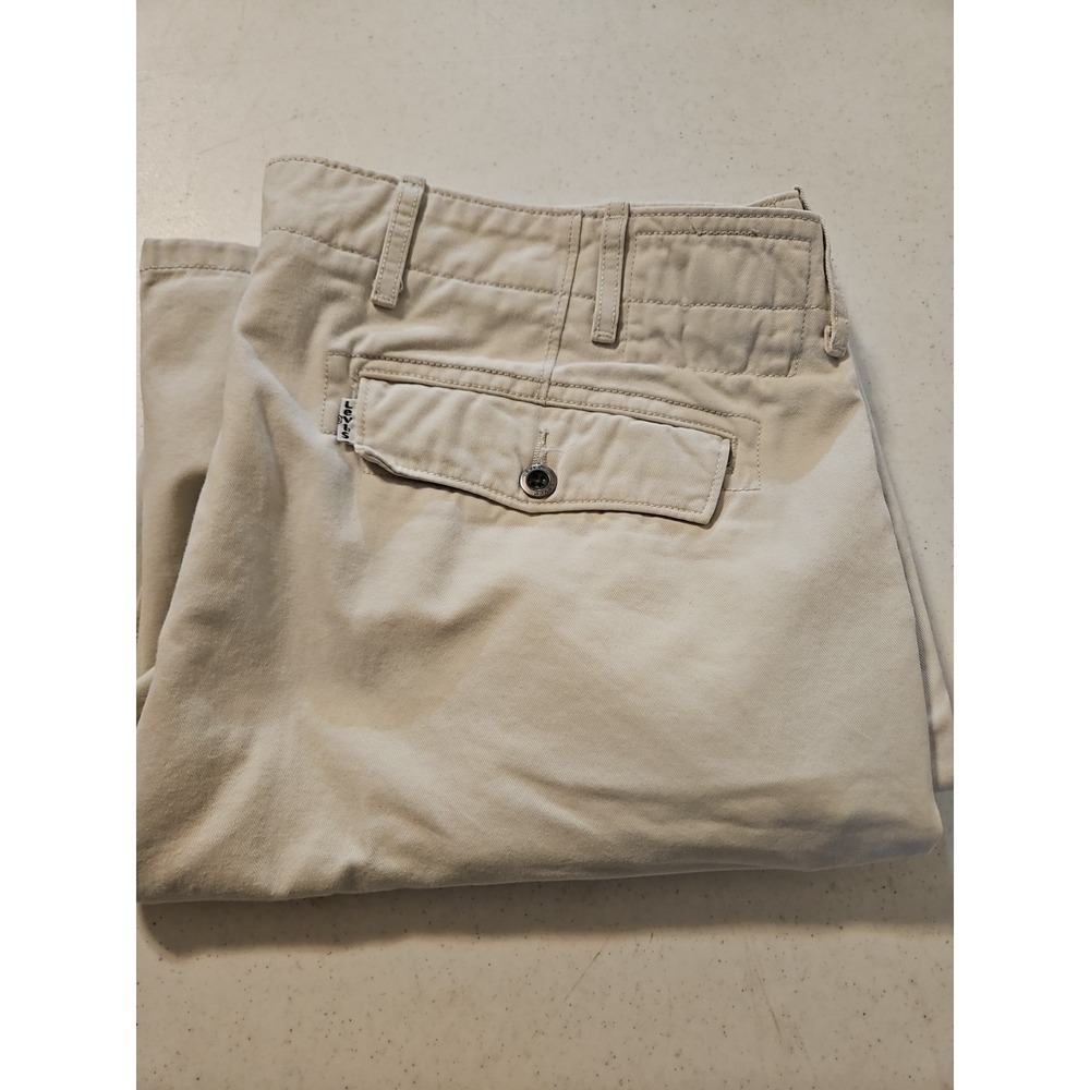Levi Strauss & Co. Beige Chino Shorts Mens Size 40 10"Inseam Ex. Condition(A1272